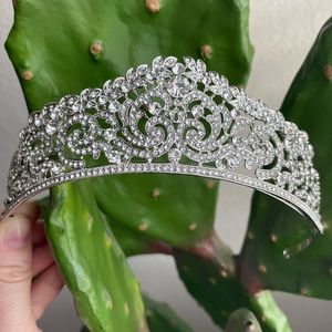 GORGEOUS Rhinestone Tiara